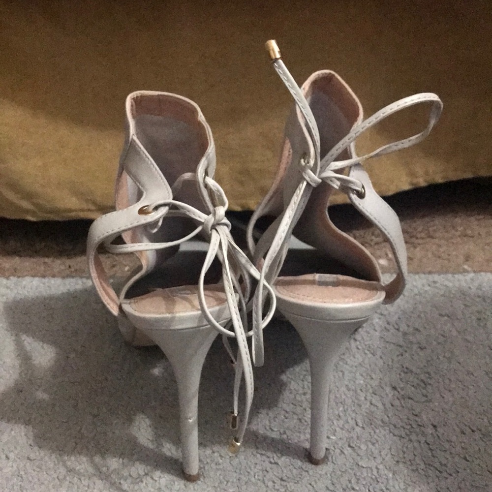 TopShop Beautiful Gray Heels - Picture 3 of 3